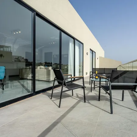 Spacious & Modern 2 Bedroom Penthouse In Ibragg * Is-Swieqi
