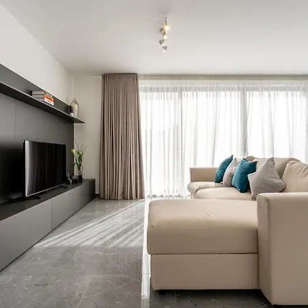 Apartament Spacious & Modern 2 Bedroom Penthouse In Ibragg