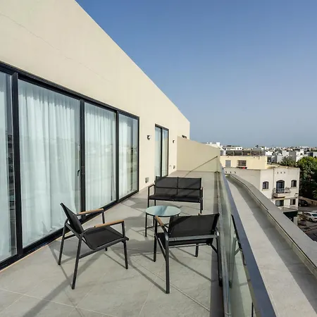 Spacious & Modern 2 Bedroom Penthouse In Ibragg