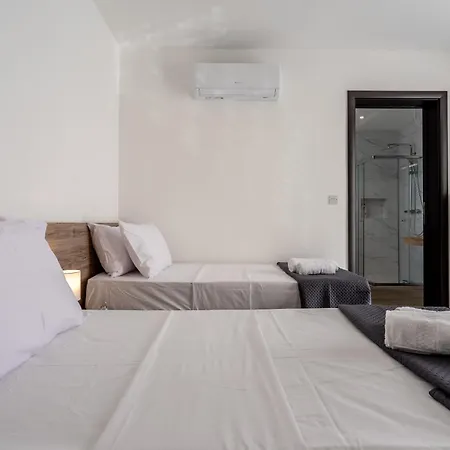 Spacious & Modern 2 Bedroom Penthouse In Ibragg 公寓