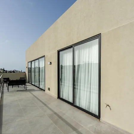 Spacious & Modern 2 Bedroom Penthouse In Ibragg Is-Swieqi
